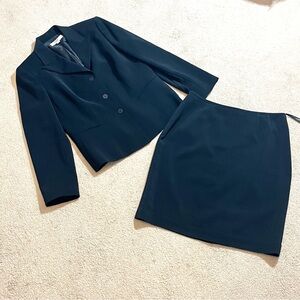 Le Suit Essentials Solid Black Two-Piece Blazer & Skirt Set – Size 12 LIKE NEW